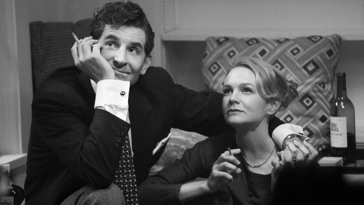 Bradley Cooper nu te zien op Netflix in intieme biografie 'Maestro'