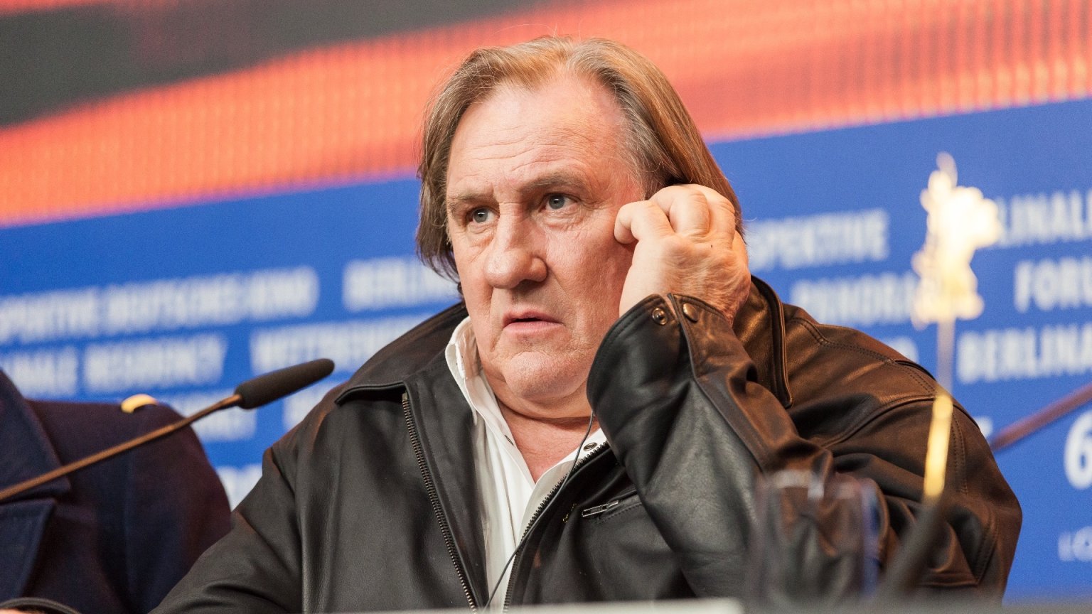 Open brief ondertekend door 56 prominente figuren ter verdediging van Gérard Depardieu maakt Fransen woest