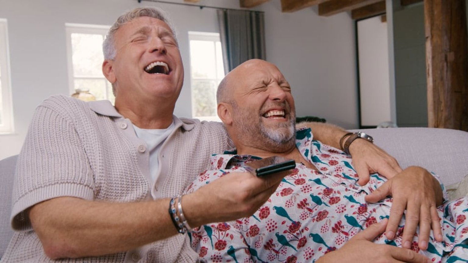 Gordon en Ruben van der Meer zijn een koppel in de trailer van komedie 'Yamas!'