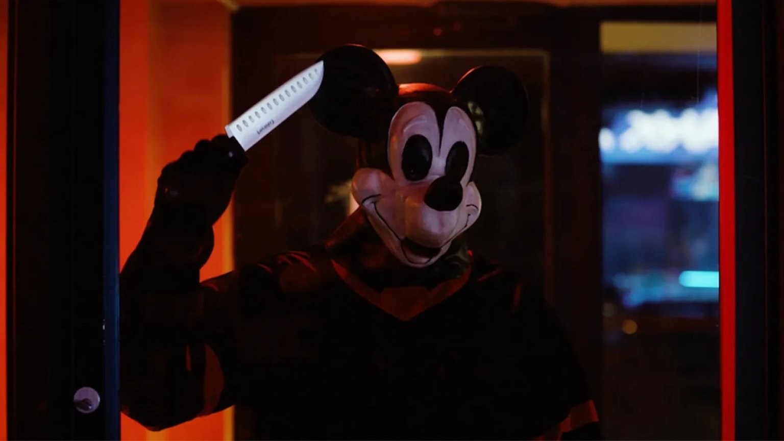 Mickey Mouse is op moordtocht in de trailer van slasher 'Mickey's Mouse Trap'