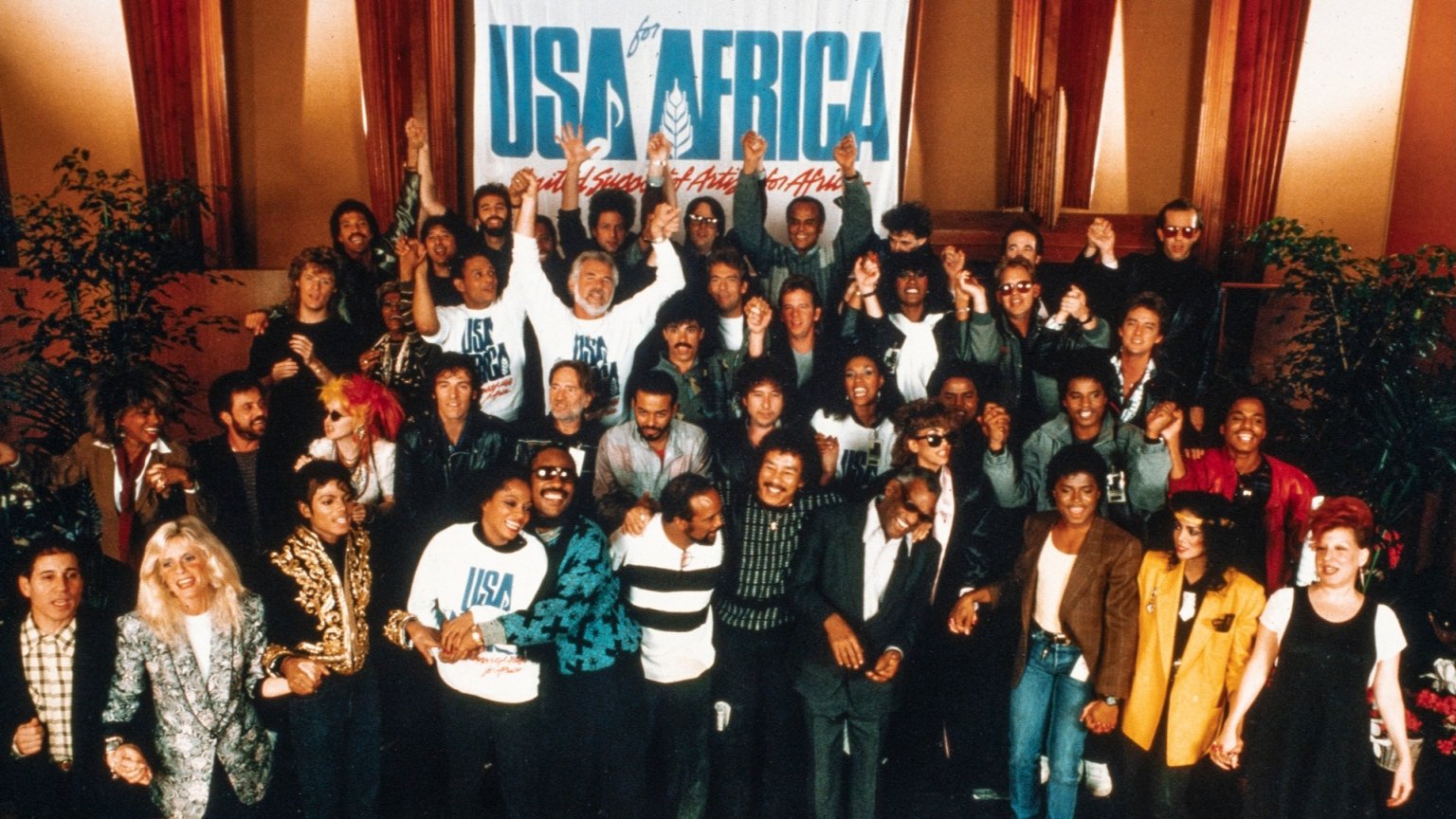 Eerste beelden: Netflix duikt met nieuwe docu in iconisch nummer 'We Are the World'