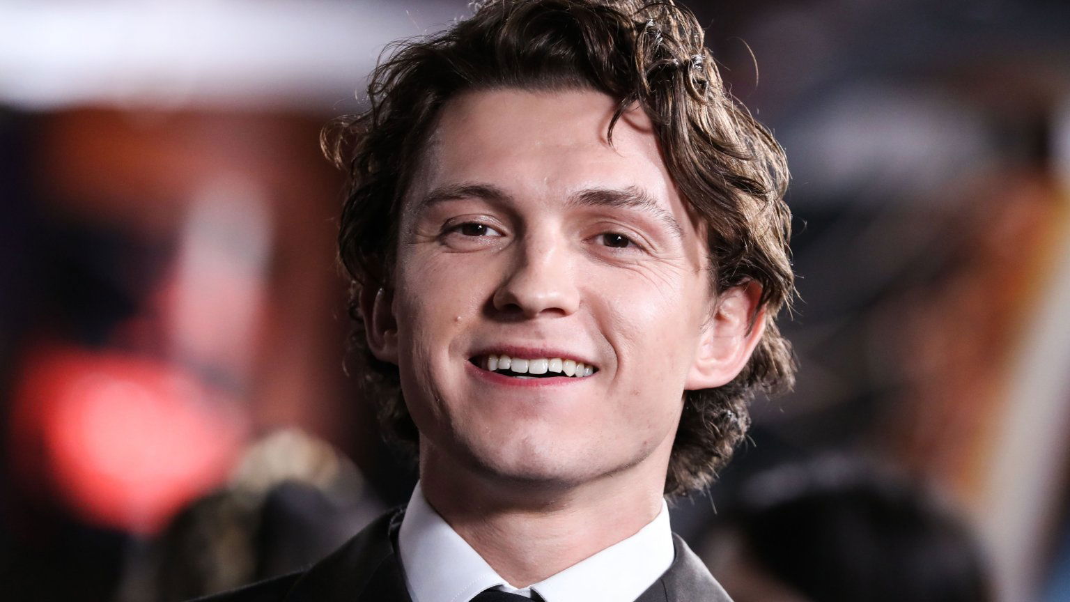 Tom Holland (27) prijst nieuwe Netflix Original: 'Zo'n ongelofelijke film!'