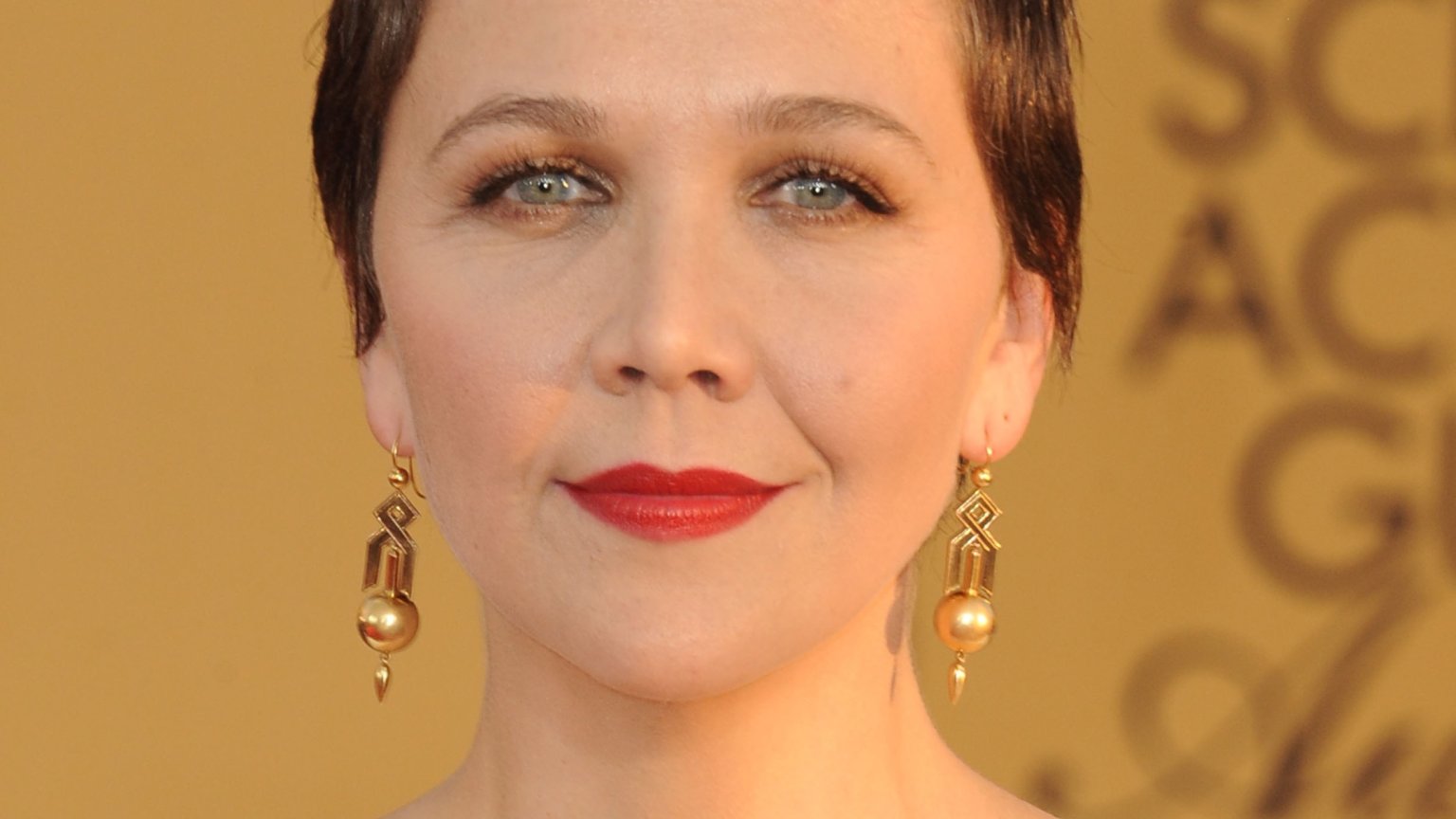 Maggie Gyllenhaal maakt cast vol A-sterren bekend van 'The Bride'