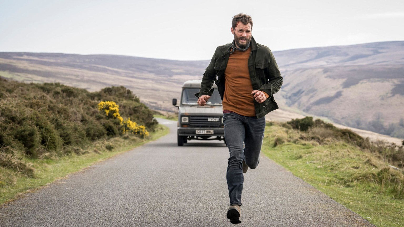 Deze veelgeprezen serie met Jamie Dornan komt heel binnenkort naar Netflix