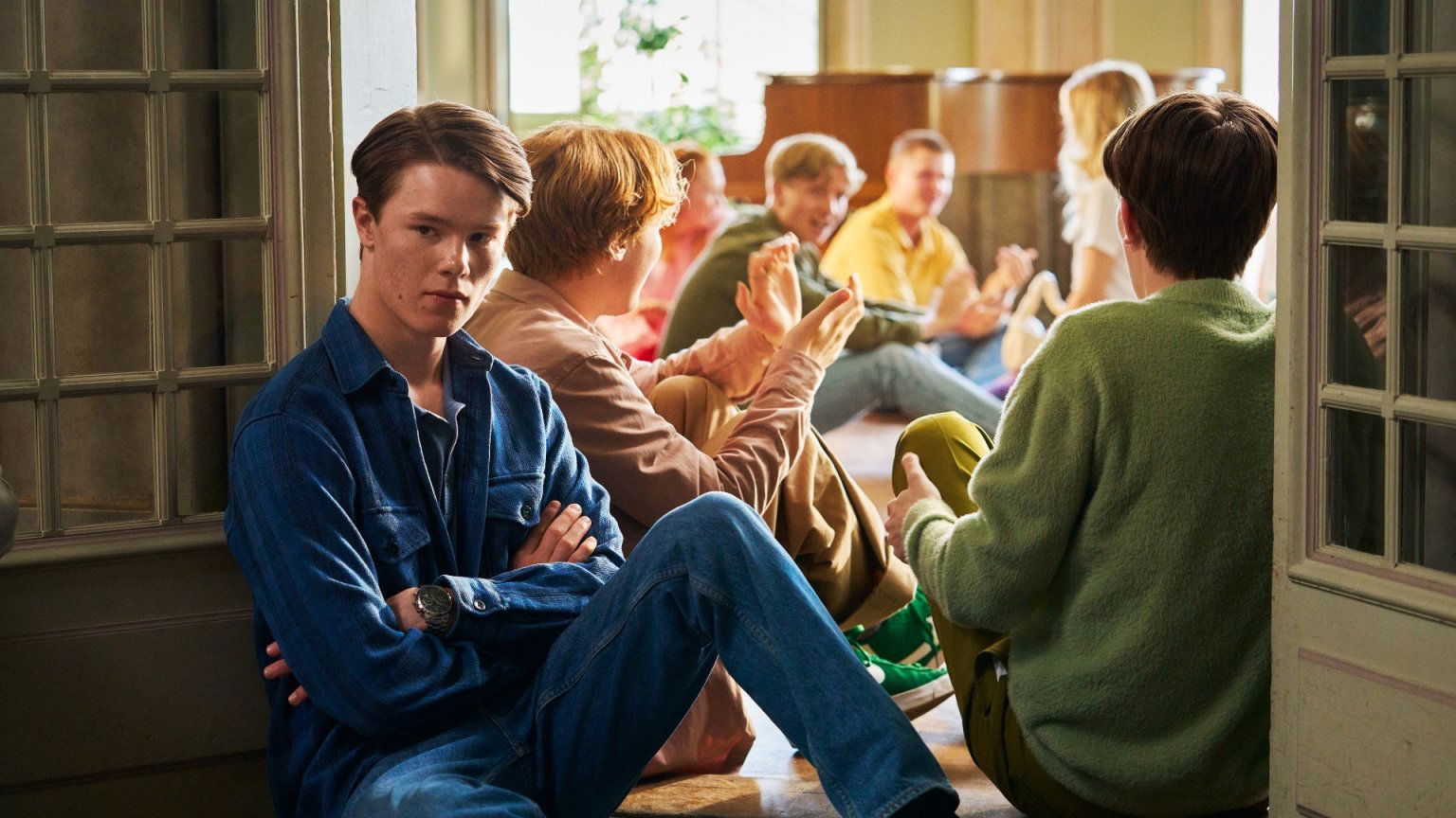 Studenten keren terug naar Hillerska in eerste clip van 'Young Royals' seizoen 3