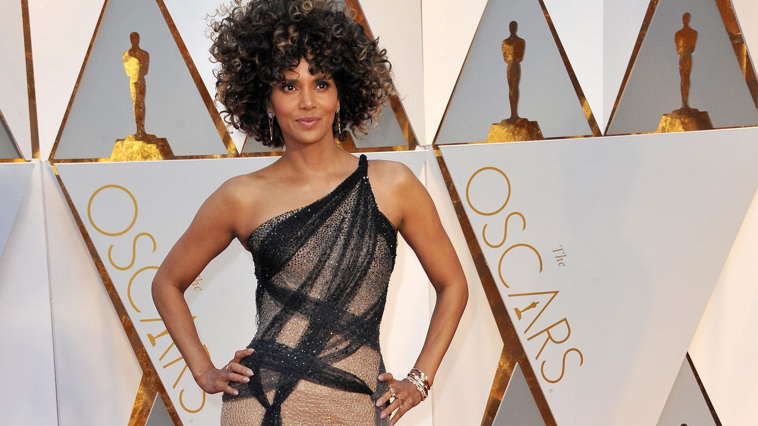 Netflix schrapt deels voltooide film met Halle Berry in de hoofdrol