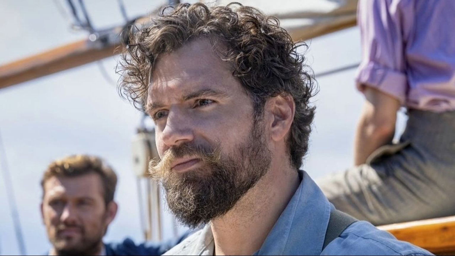 Henry Cavill neemt het op tegen nazi's in trailer nieuwe WOII-film van Guy Ritchie