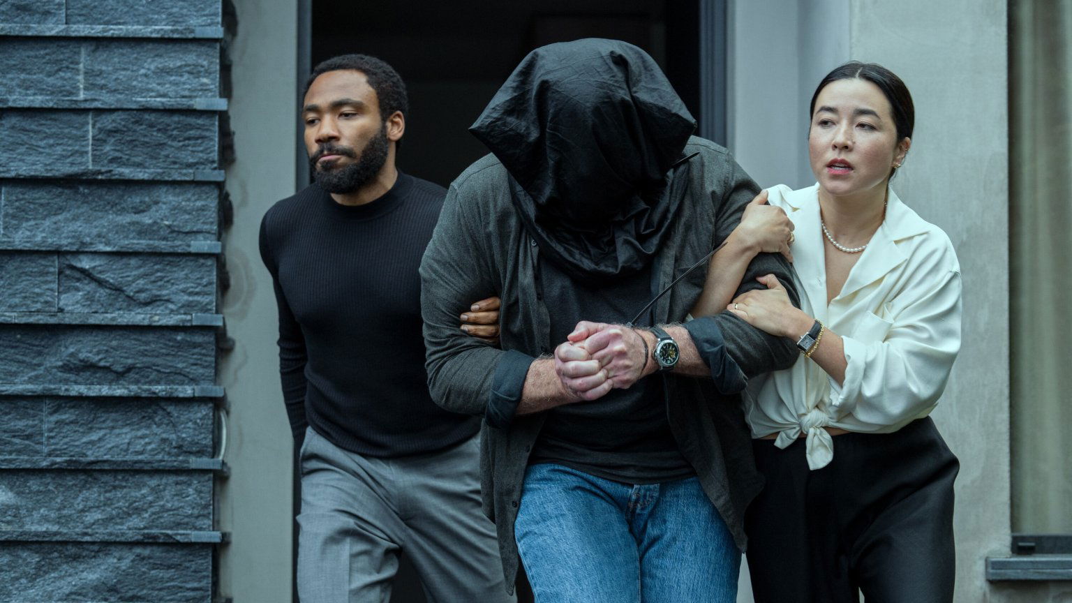 Nu al veelgeprezen nieuwe actieserie met Donald Glover vanaf vandaag te zien