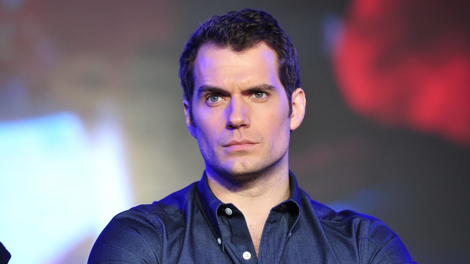 Henry Cavill is geen fan van seksscènes in films: 'Ik begrijp ze niet'