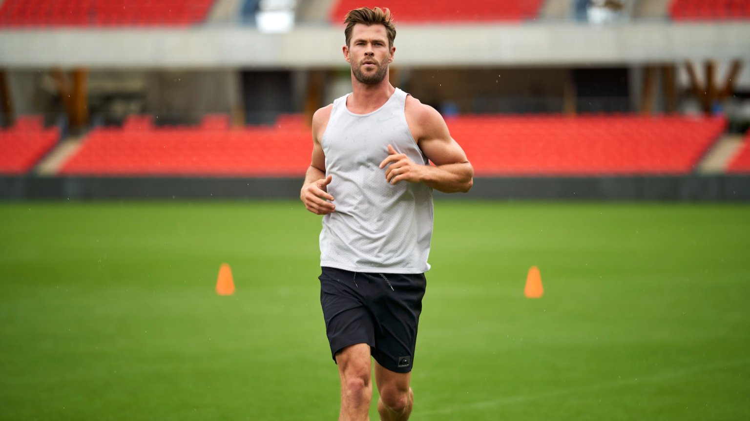 Sportieve docuserie 'Limitless with Chris Hemsworth' krijgt een tweede seizoen