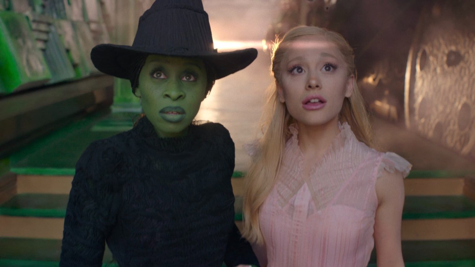 Ariana Grande bezoekt het land van Oz in eerste beelden van 'Wicked'