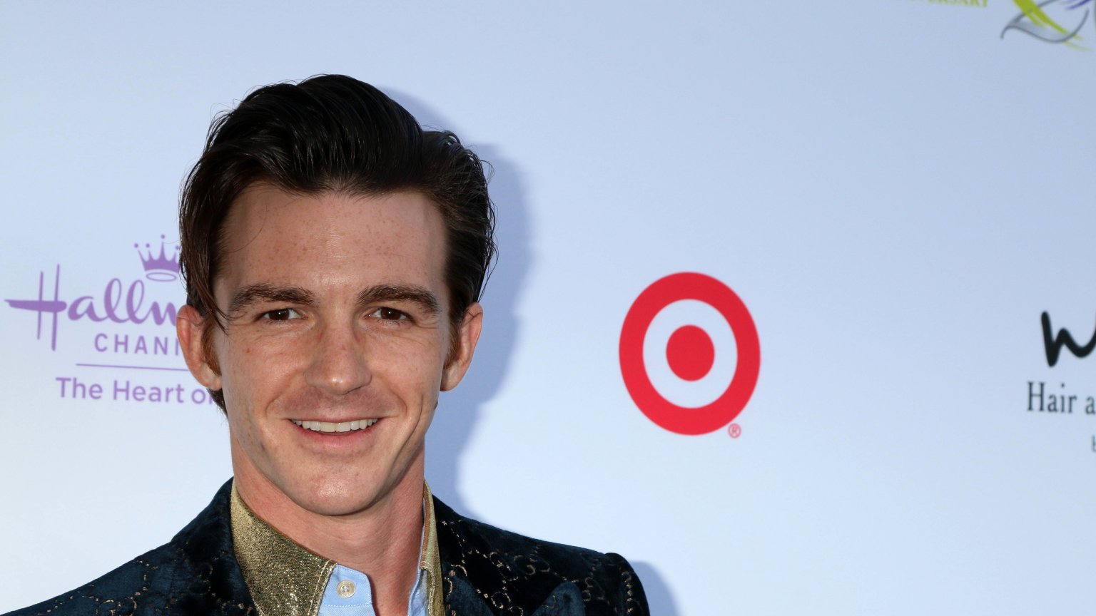 Nickelodeon-acteur Drake Bell vertelt meer over seksueel misbruik door dialoogcoach: omroep reageert