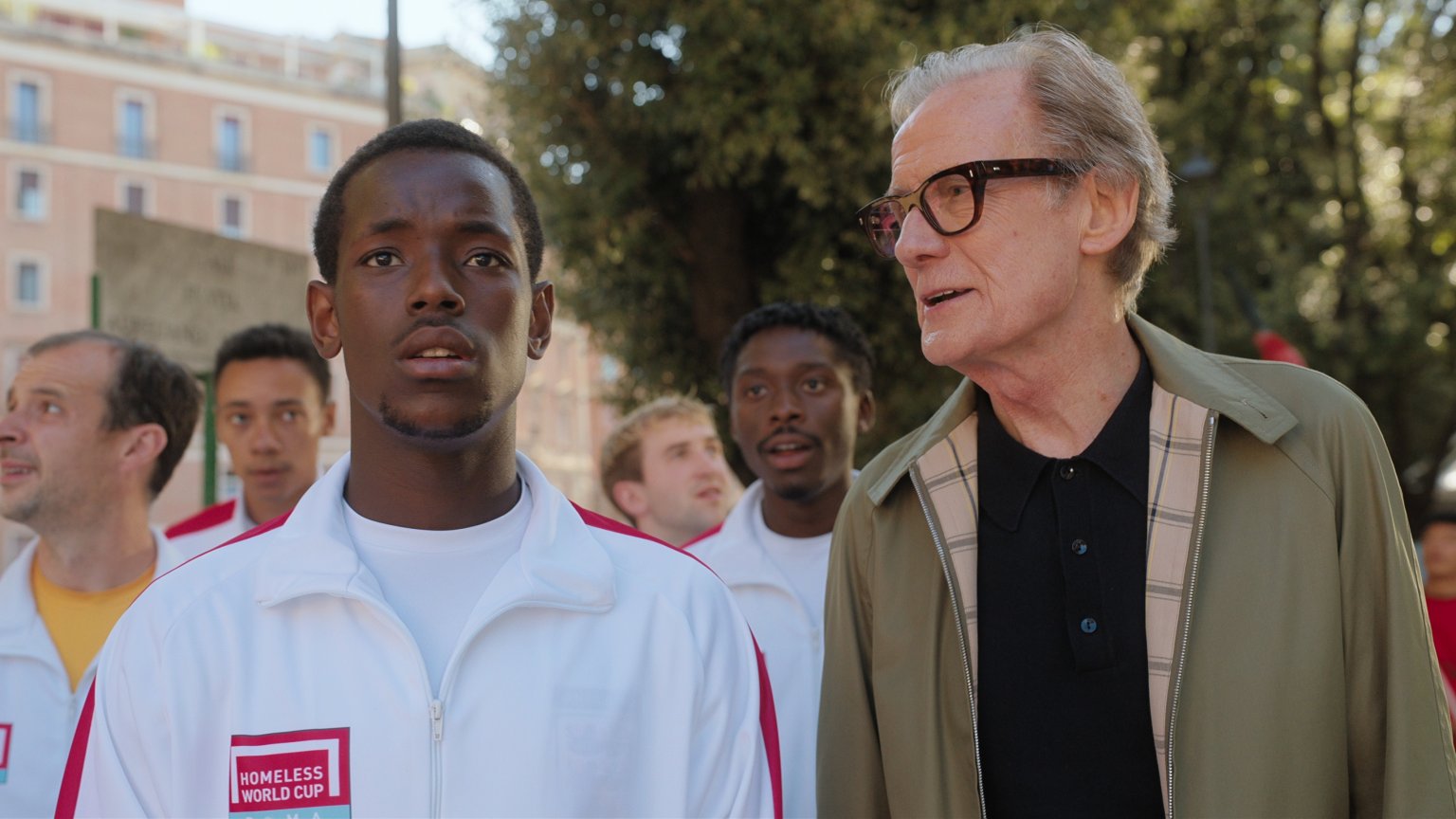'The Beautiful Game' op Netflix: alles over het inspirerende drama met Bill Nighy