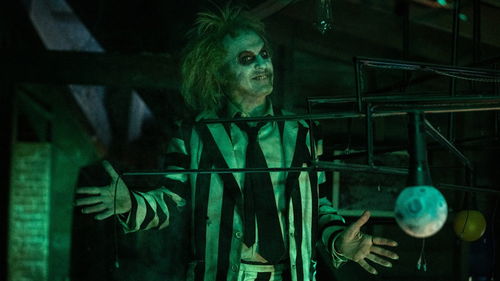 Michael Keaton schittert in de teasertrailer van Tim Burtons 'Beetlejuice Beetlejuice'