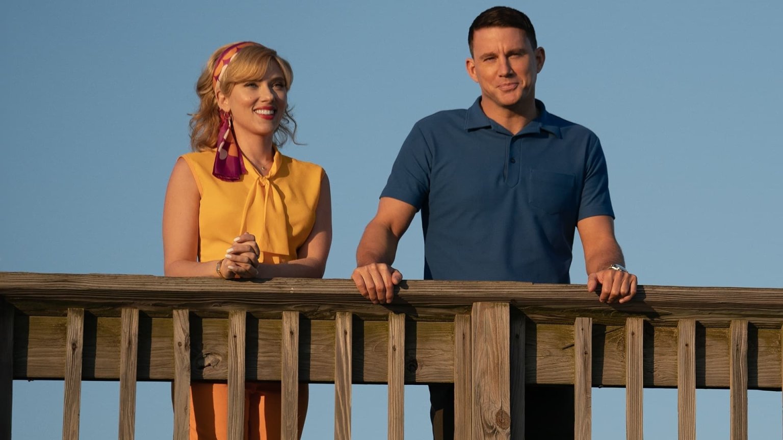 Scarlett Johansson regisseert een nep-maanlanding in de trailer van romcom 'Fly Me To The Moon'