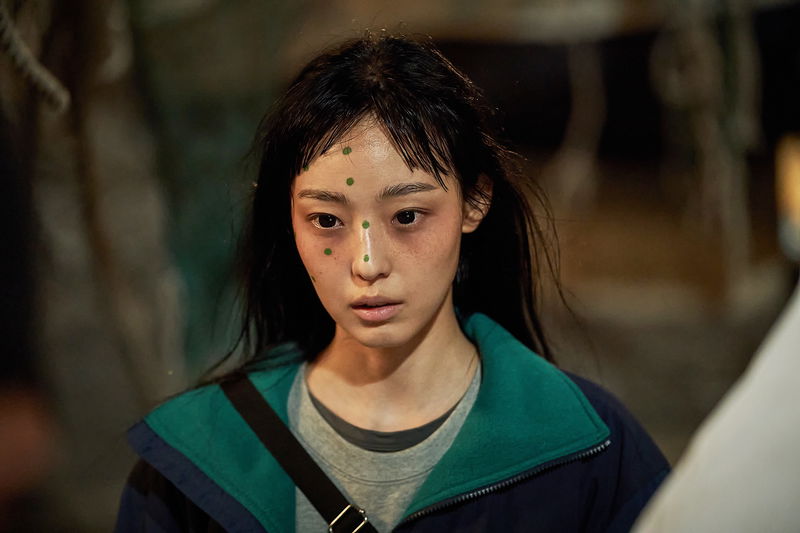 Still 'Parasyte: The Grey' via Netflix/Cho Wonjin