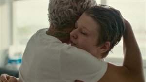 Emoties lopen hoog op in trailer nieuwe Zweedse thrillerserie van Netflix: 'I dina händer'