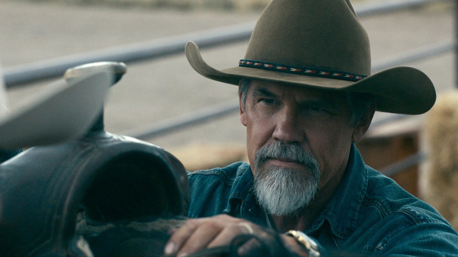 Josh Brolin staat voor een nog groter mysterie in de trailer van 'Outer Range' seizoen 2