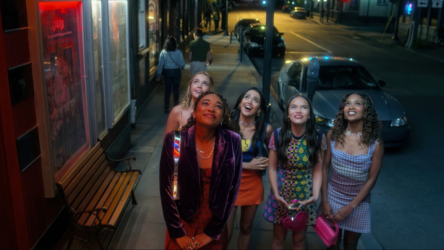 Een nieuwe bedreiging duikt op in de trailer van 'Pretty Little Liars: Summer School'