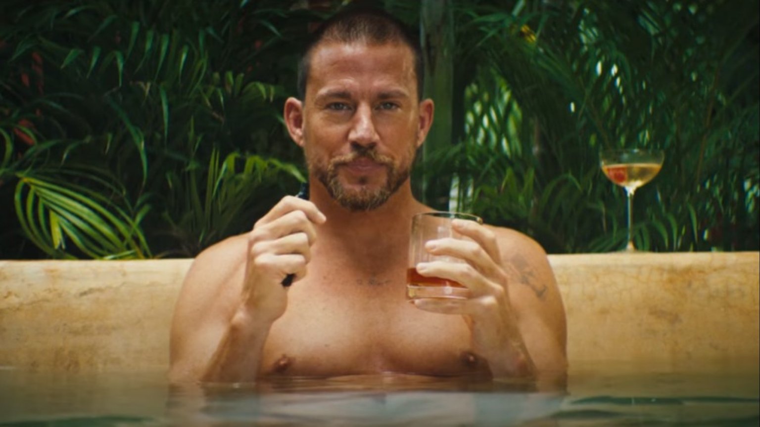 'Blink Twice' trailer: Channing Tatum schittert in thriller van verloofde Zoë Kravitz
