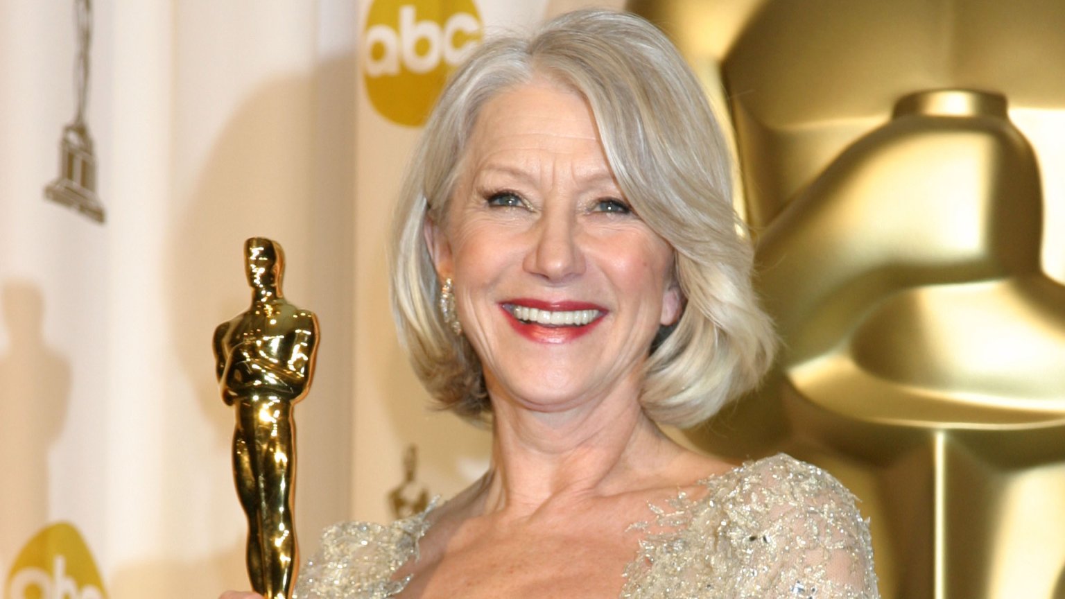 Netflix werkt aan film vol spanning en sensatie met Helen Mirren, Pierce Brosnan en Ben Kingsley