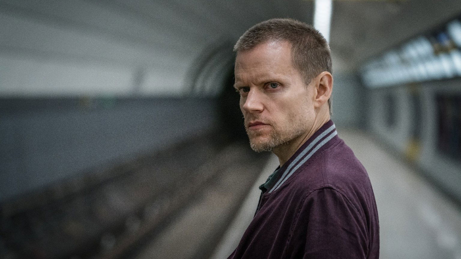 Brits mysterie op Netflix overspoeld met lovende reacties: 'Fantastische miniserie'