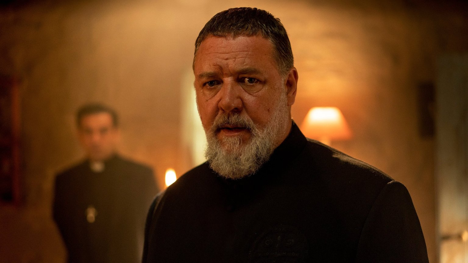 Horrorfilm 'The Pope's Exorcist' met Russell Crowe krijgt een vervolg