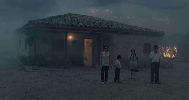 Recensie 'La tierra y la sombra'