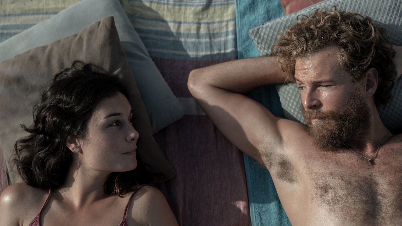 Kijkers enthousiast om romantische Spaanse miniserie op Netflix: 'Werkelijk prachtig!'