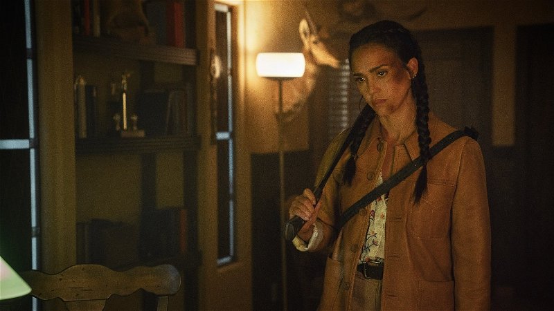 'Trigger Warning' trailer: Jessica Alba schittert in nieuwe wraakthriller van Netflix