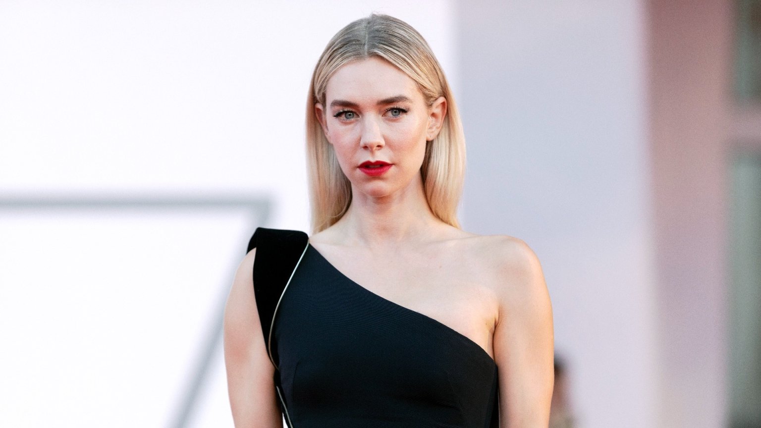 Oscargenomineerde actrice Vanessa Kirby speelt de hoofdrol in gloednieuwe Netflix-thriller