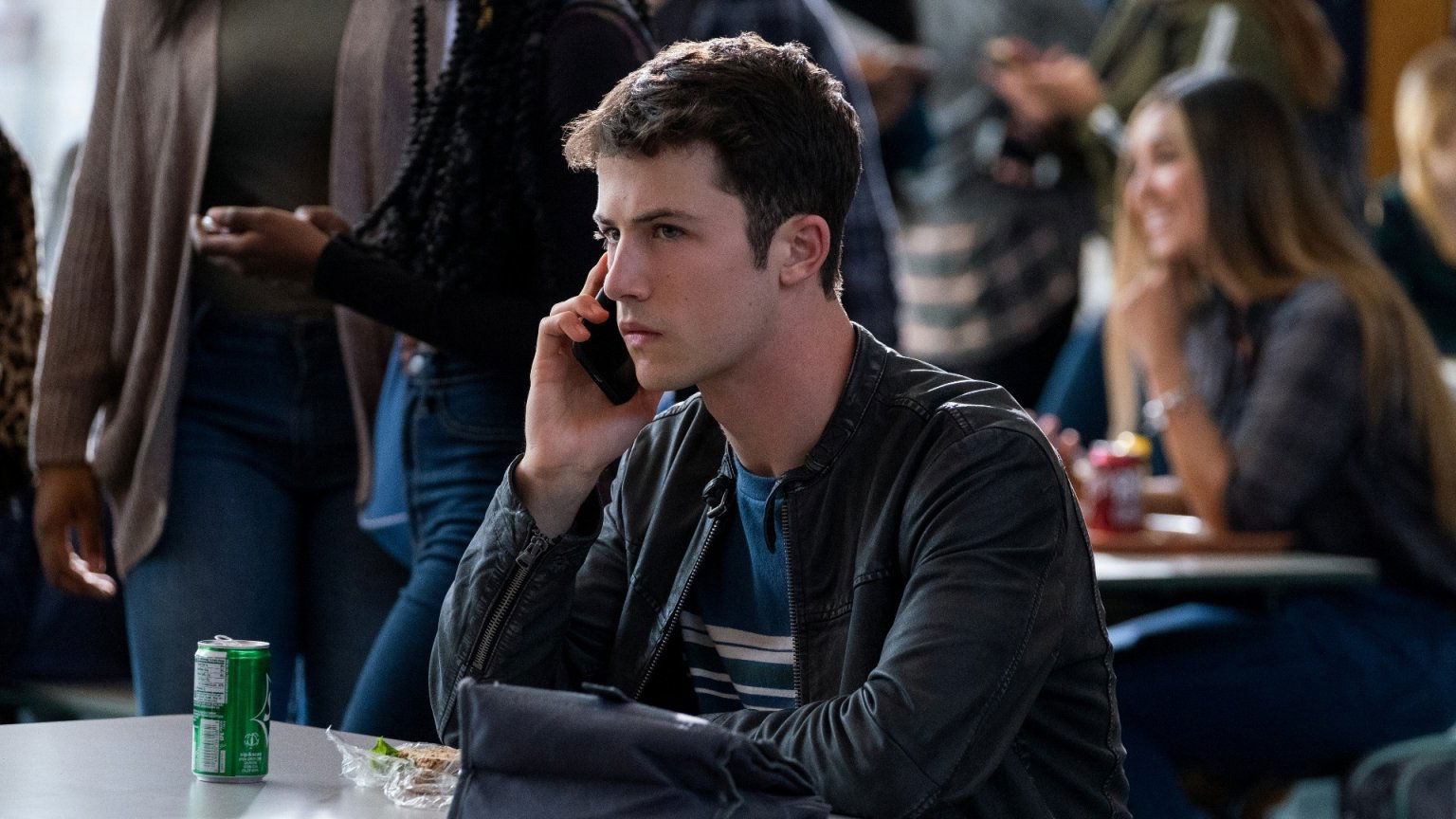 '13 Reasons Why'-ster doet boekje open over acteerpauze