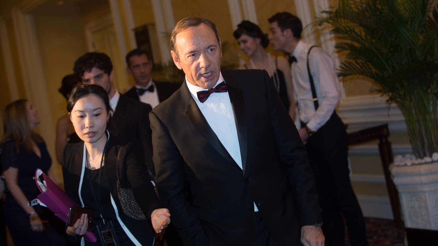 Kevin Spacey vecht tegen tranen: 'Weet niet waar ik ga wonen'