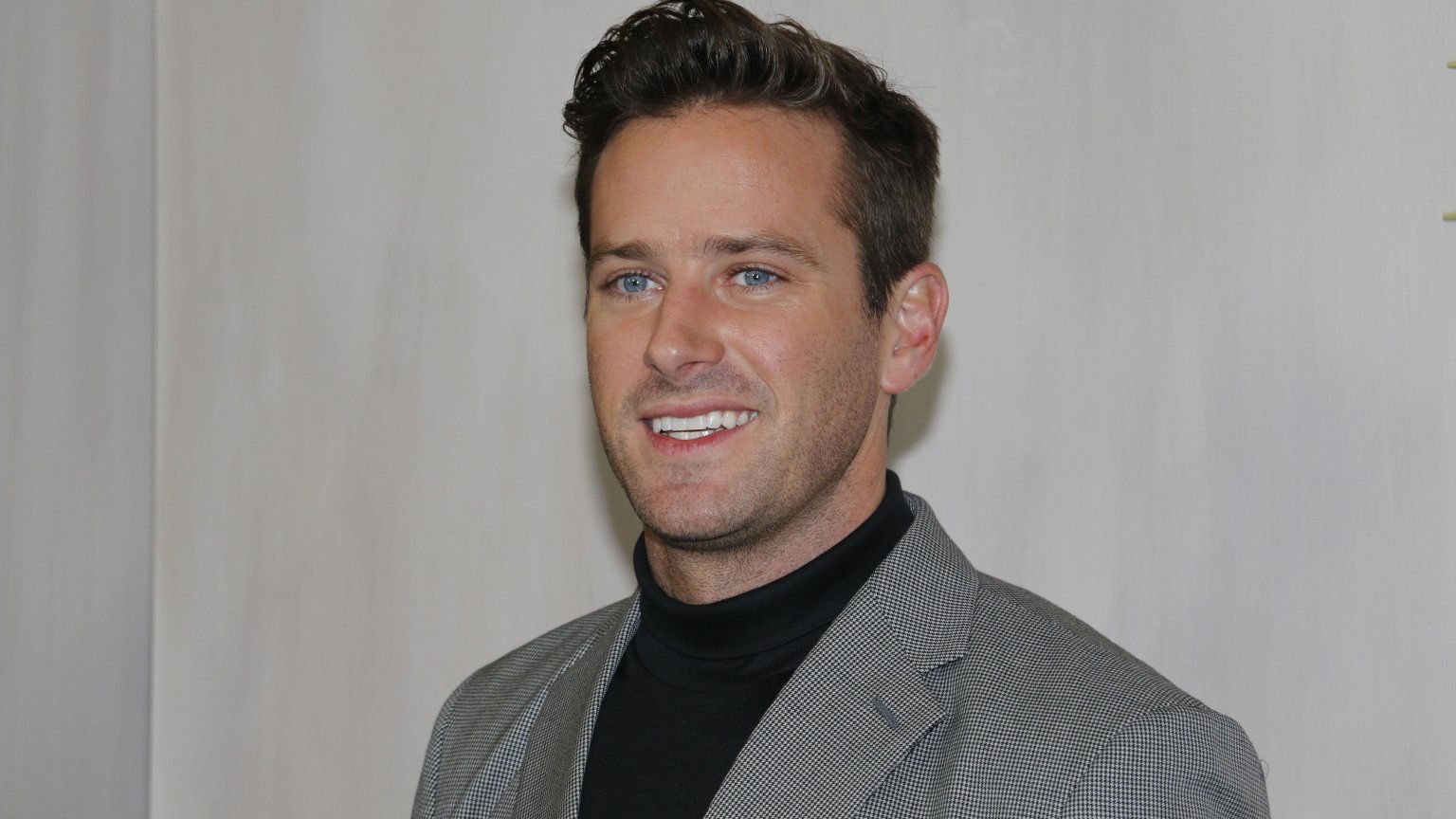 Acteur Armie Hammer reageert op kannibaal-beschuldigingen: 'Bizar'