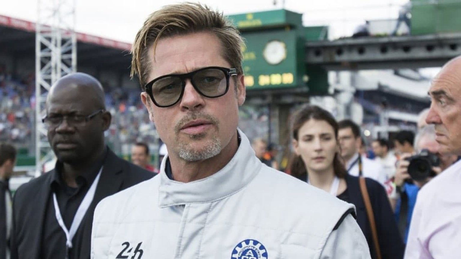 Brad Pitt is een voormalige coureur in de veelbelovende teaser van F1-film