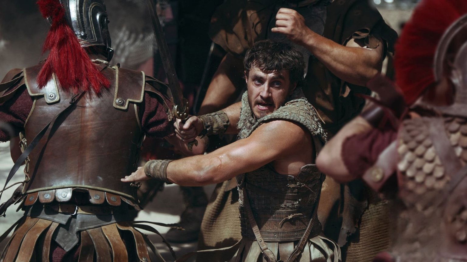 Paul Mescal neemt het op tegen een neushoorn in epische trailer 'Gladiator II'