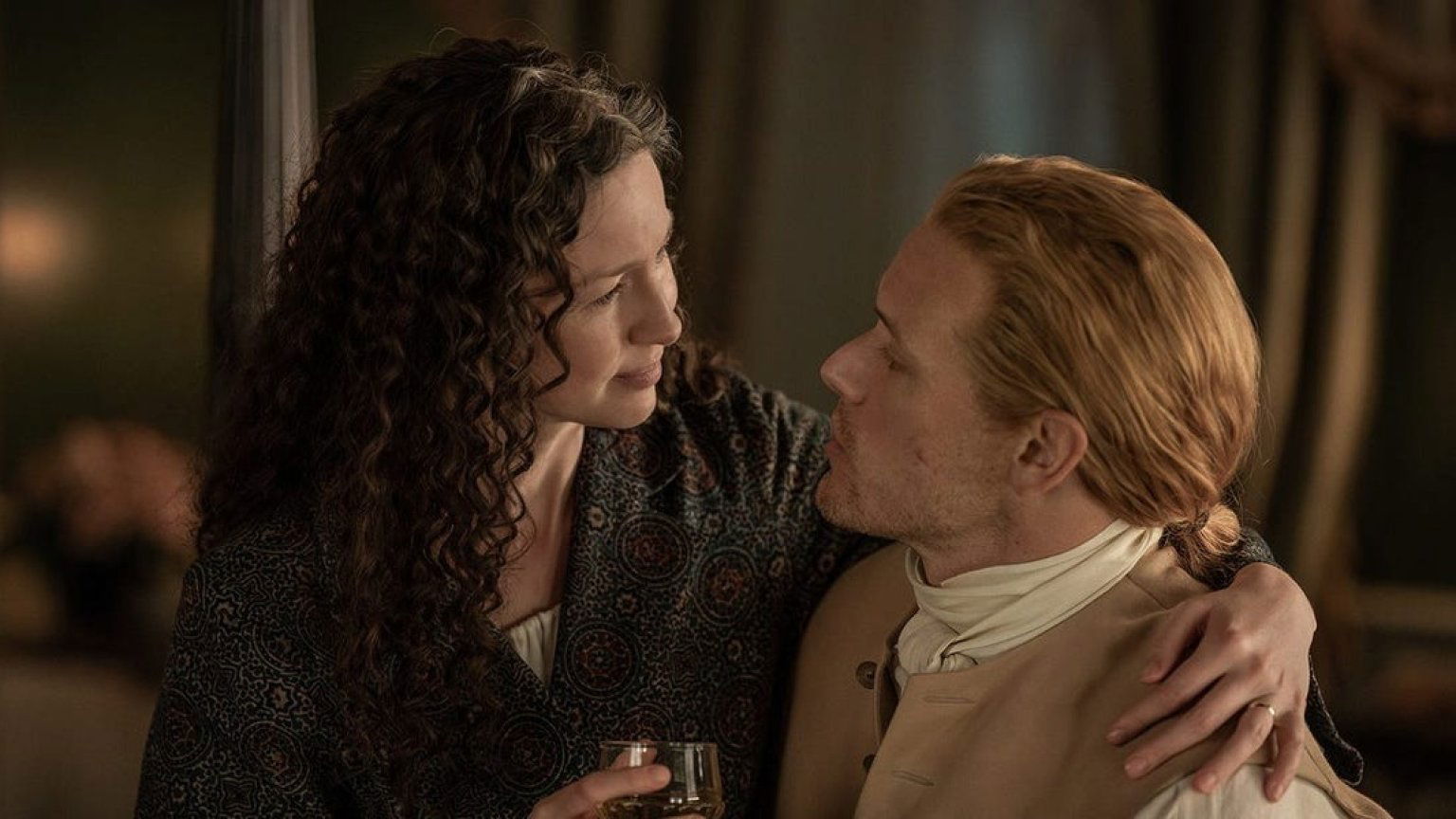 Kritiek op 'Outlander' groeit: 'Gaat die serie nou nog steeds door?'