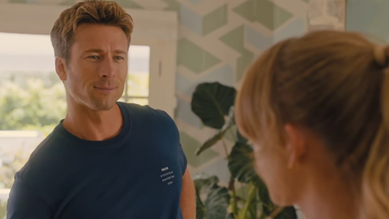 Romcom met Glen Powell onverminderd populair op Netflix: 'Heerlijk!'