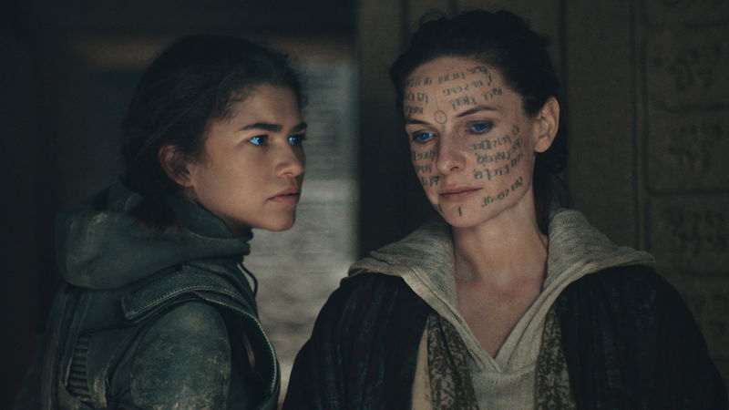 Rebecca Ferguson (rechts) in 'Dune: Part Two', afbeelding via TMDb