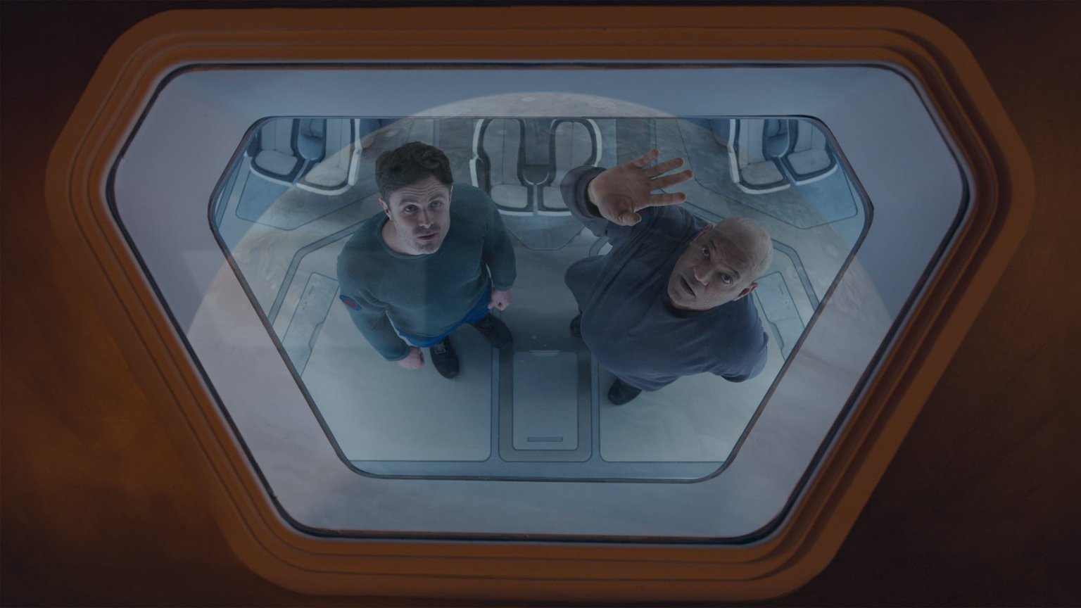 Een astronaut draait volledig door in de trailer van nieuwe psychologische thriller 'Slingshot'
