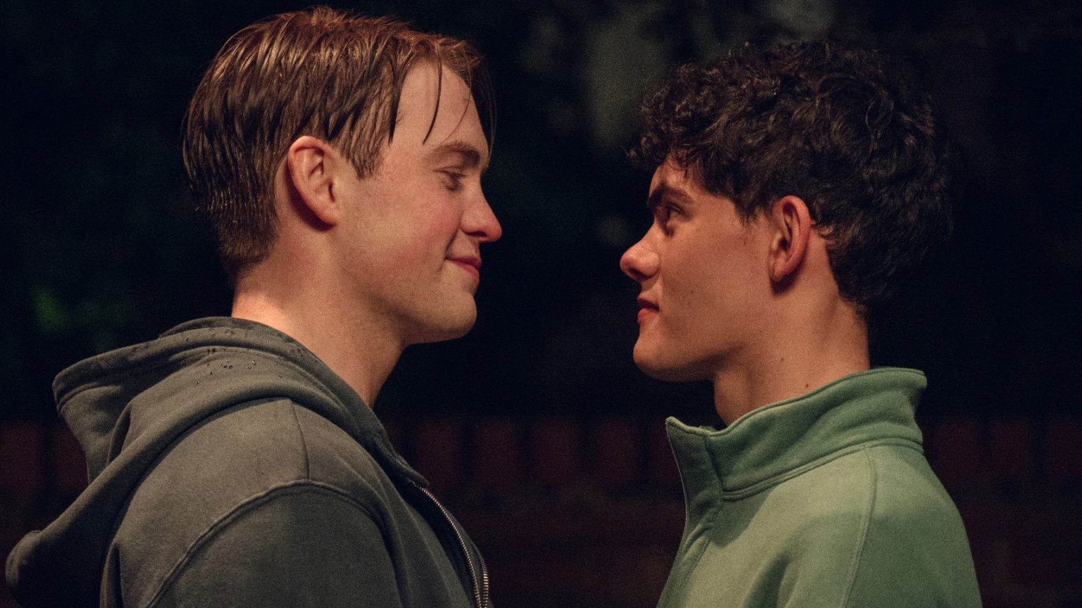 Charlie en Nick beleven een innig wederzien in nieuwe beelden van 'Heartstopper' seizoen 3