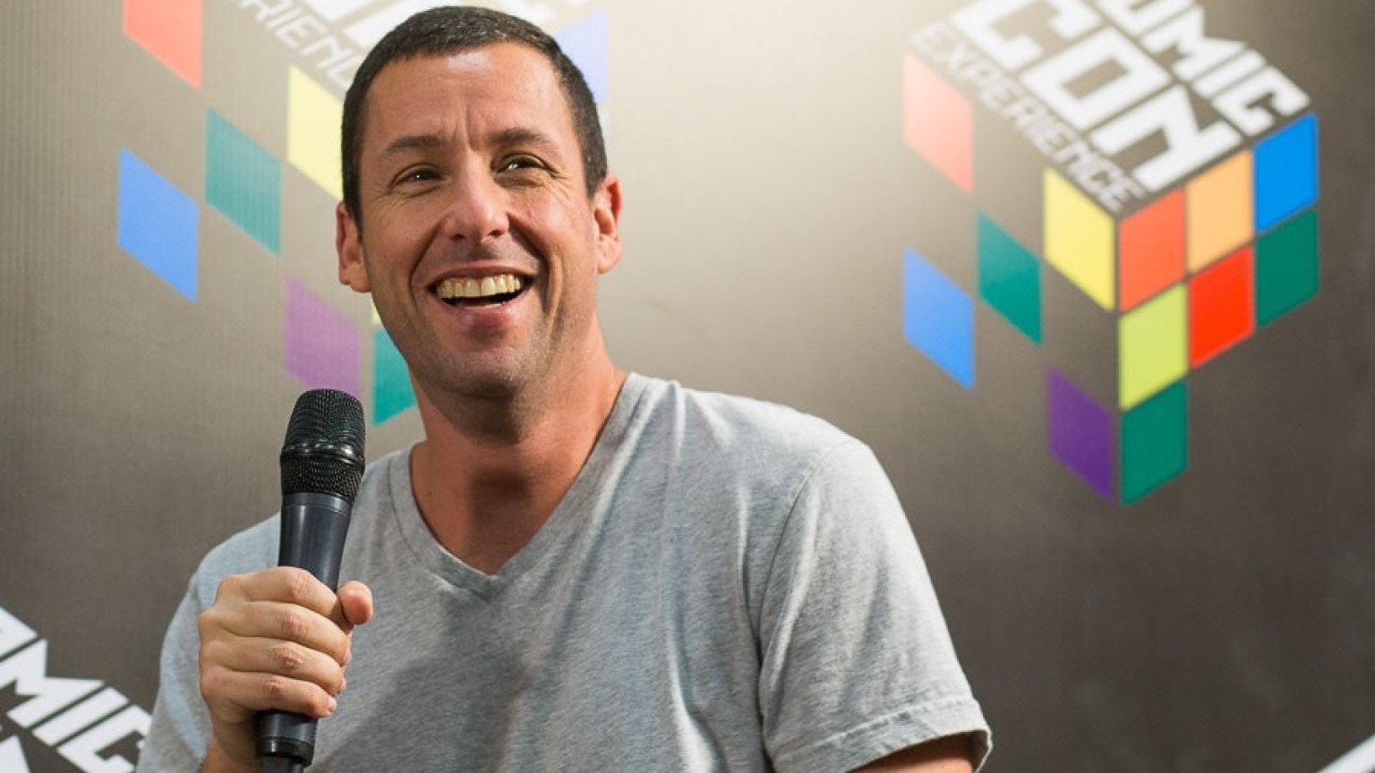 Adam Sandler schittert binnenkort in zijn tweede comedyspecial op Netflix