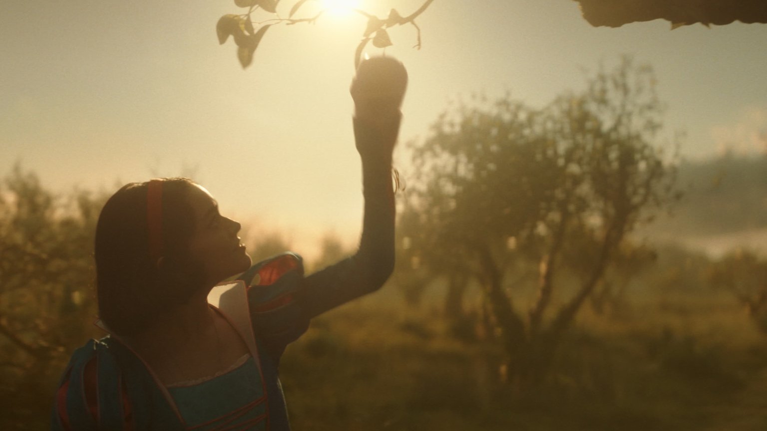 Disney onthult releasedatum en eerste teaser 'Snow White' met Rachel Zegler en Gal Gadot