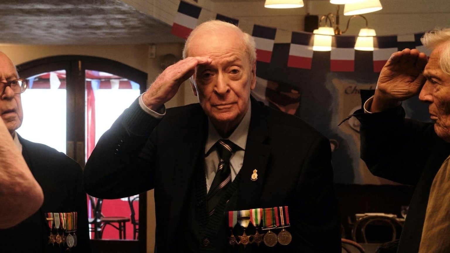 Aangrijpend waargebeurd verhaal met Michael Caine vanaf vandaag te zien op Netflix