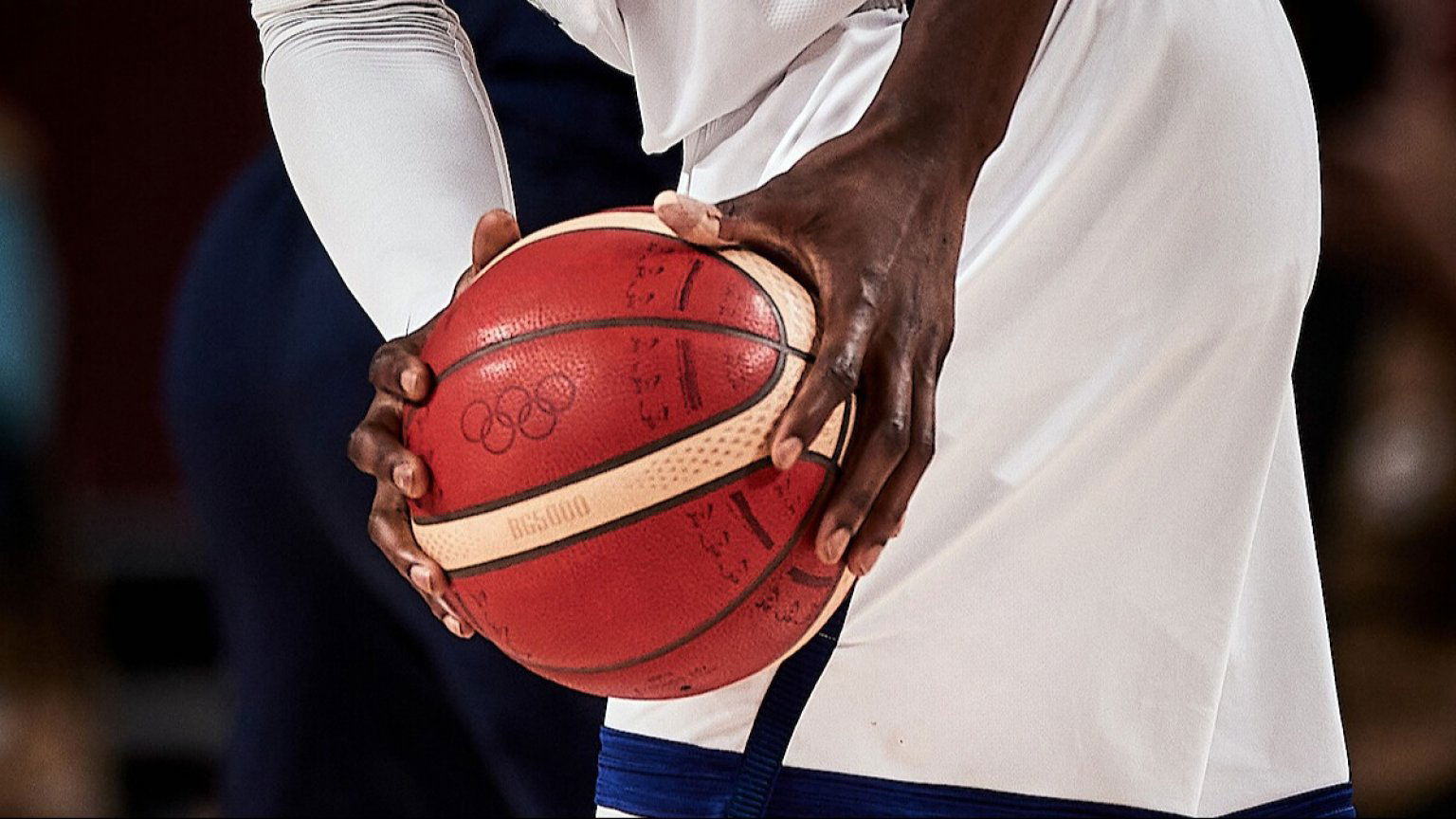 Netflix kondigt nieuwe docuserie aan over de basketbalcompetitie tijdens de Olympische Spelen 2024