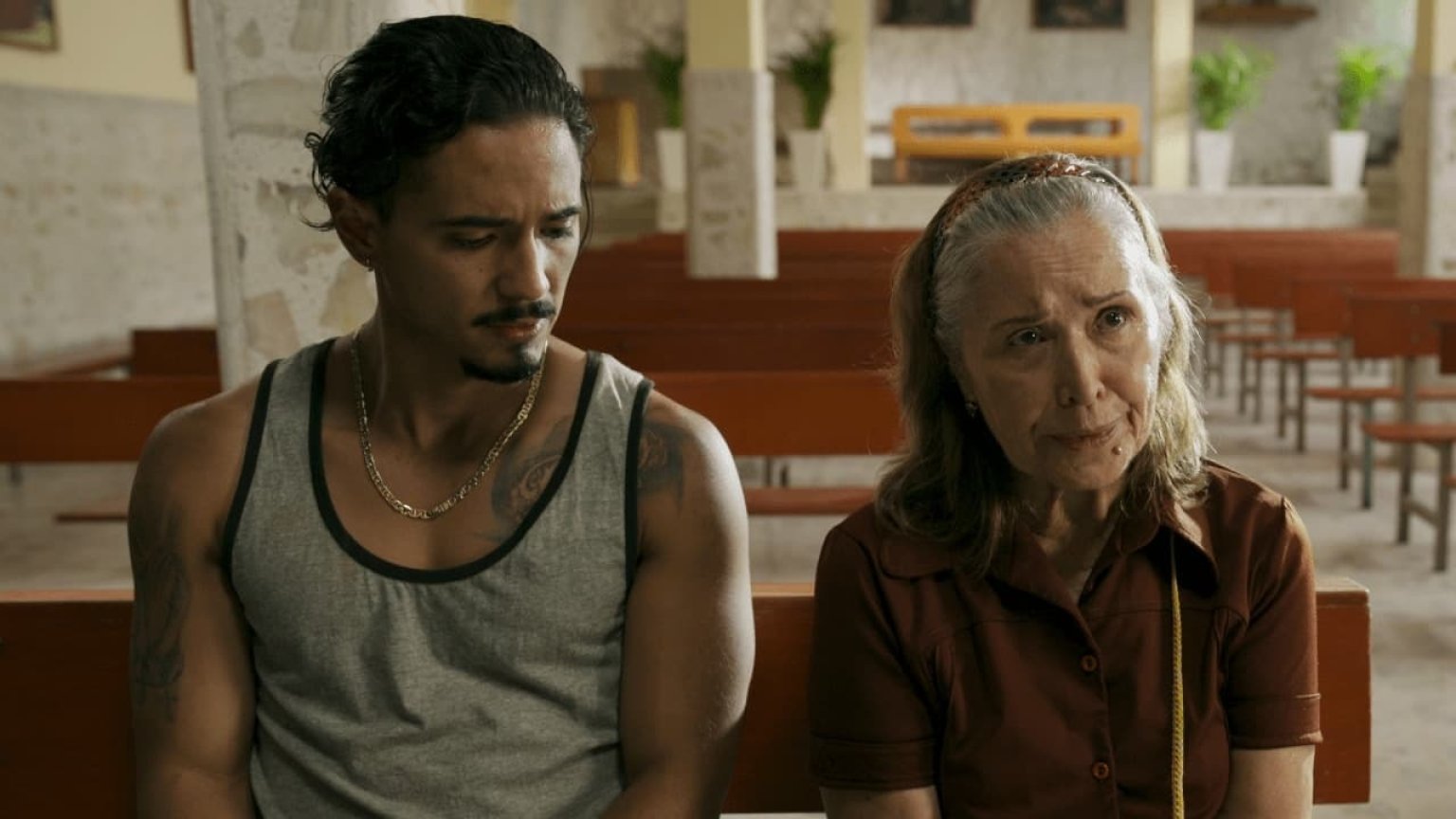 Netflix deelt eerste beelden van tragische Mexicaanse dramaserie 'Los reyes de oriente'