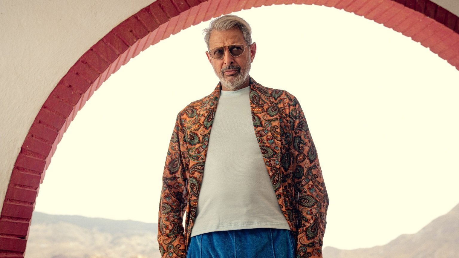 Jeff Goldblum verrast op Netflix met nieuwe duistere komedieserie: 'Ik ben helemaal om'
