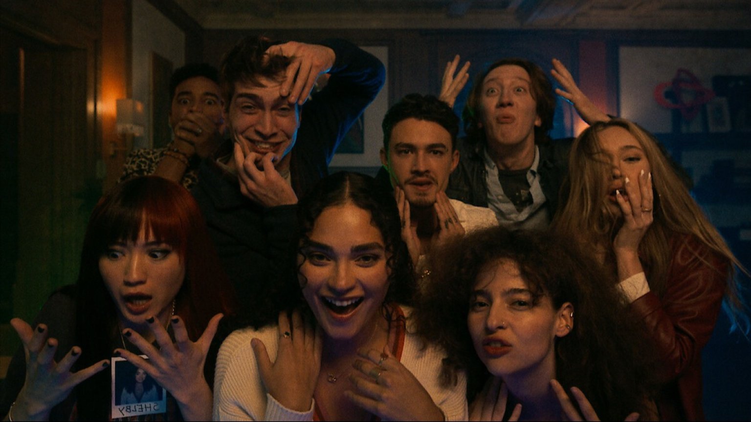 Netflix onthult eerste blik op nieuwe komische horrorfilm 'It's What's Inside'