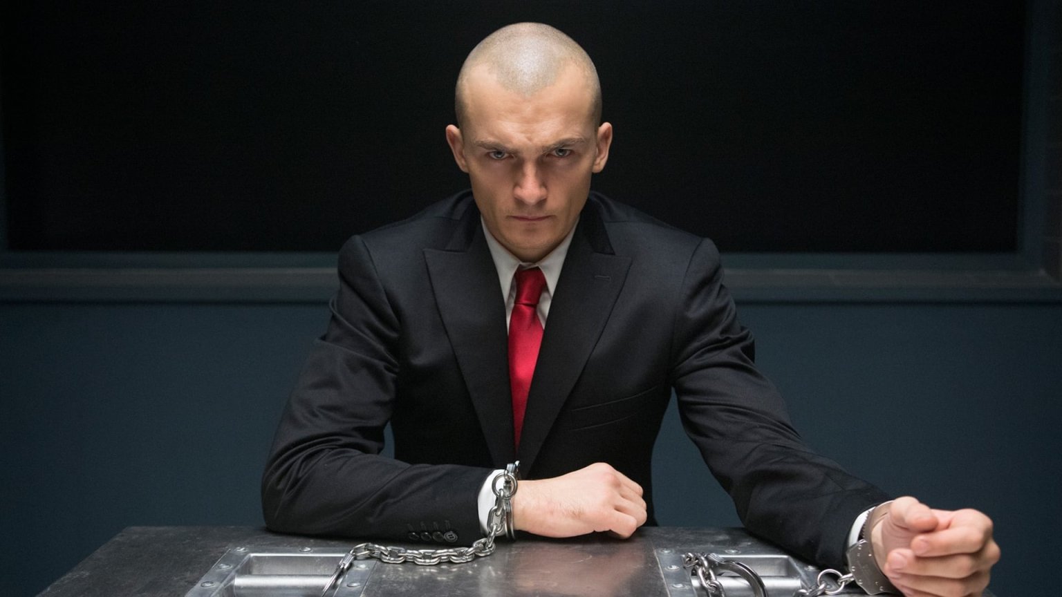 Rupert Friend trekt veel bekijks op Netflix met meeslepende actiefilm