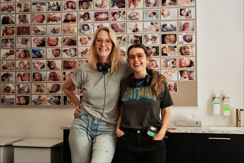 Ditte Hansen en Louise Mieritz. Afbeelding via Nikolaj Thaning Rentzmann/Netflix.